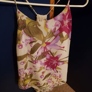 Flowy tank